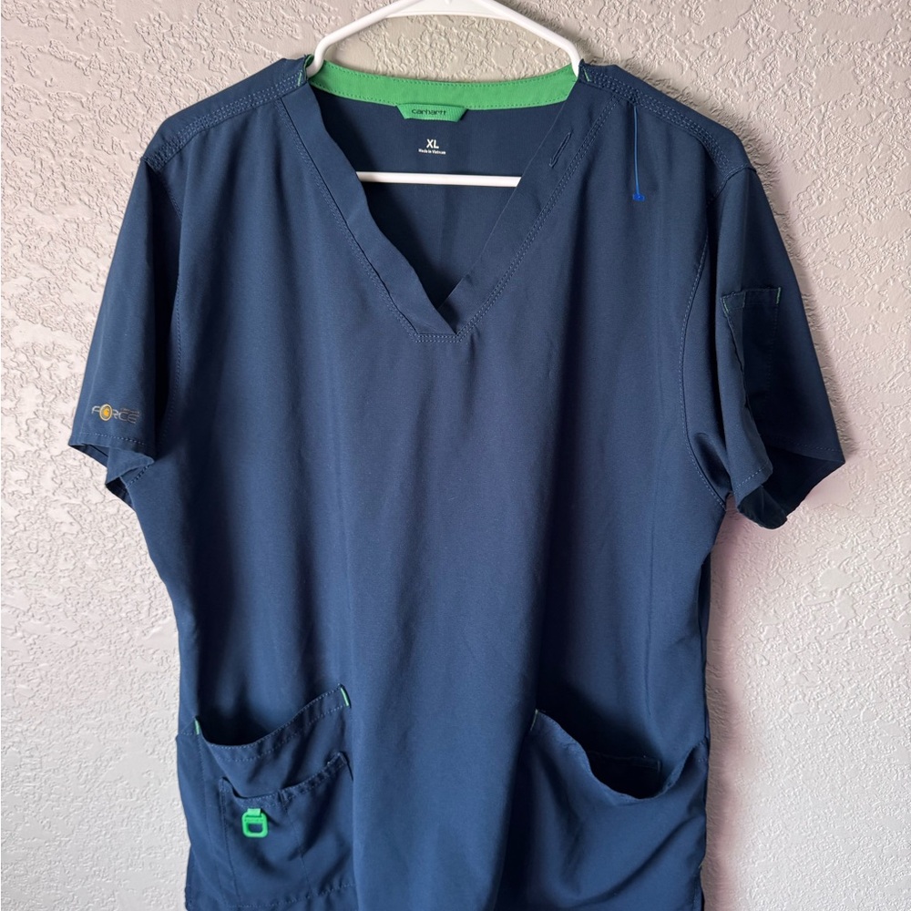 Carhartt women’s xl navy blue scrub top EUC medical wear uniform comfort